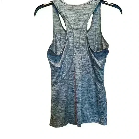 Reebok Tank - Picture 2 of 8